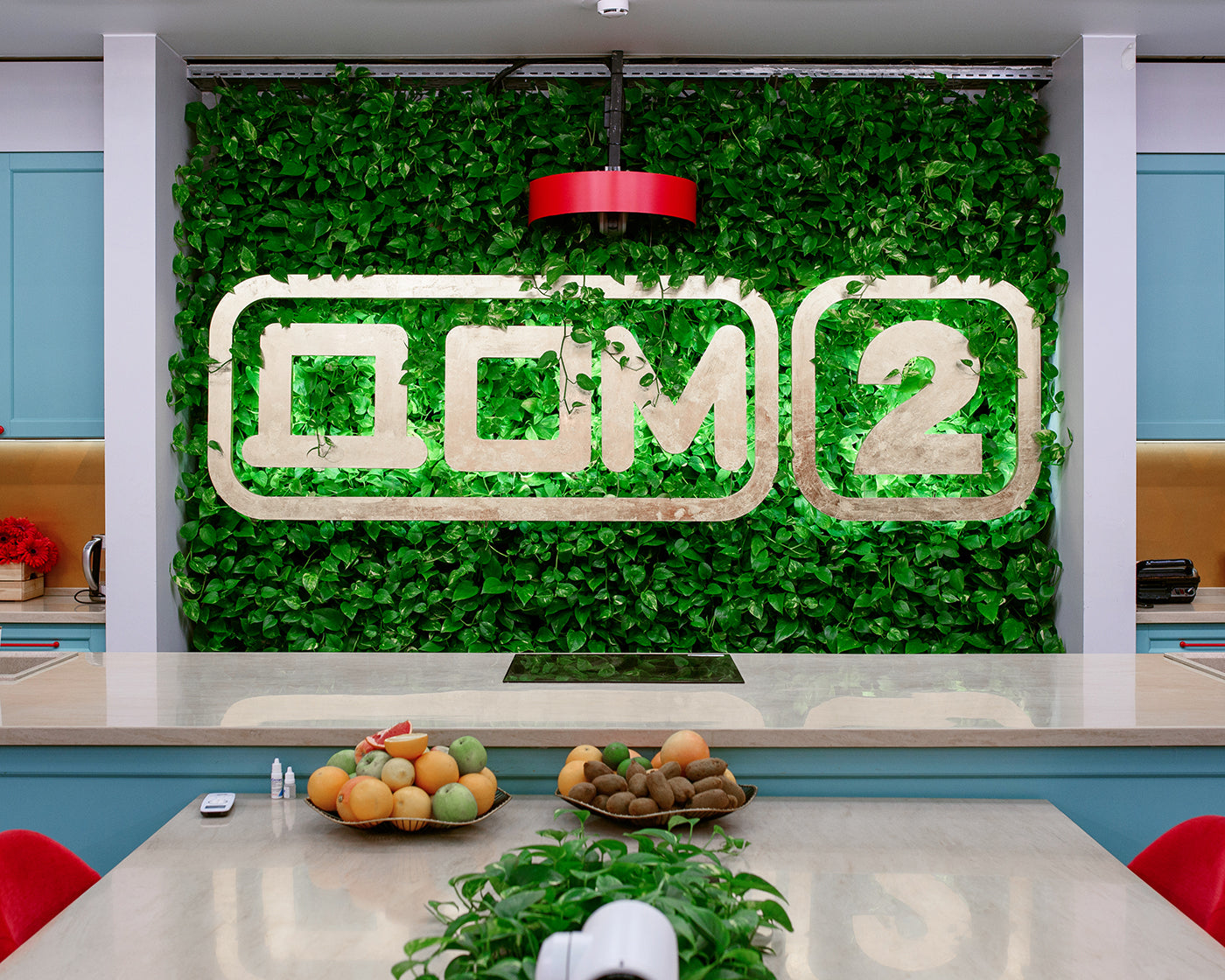 BOXSAND-12 Vertical Planter (24"x26") - 12 Plants, Black Color + Square Black Pots